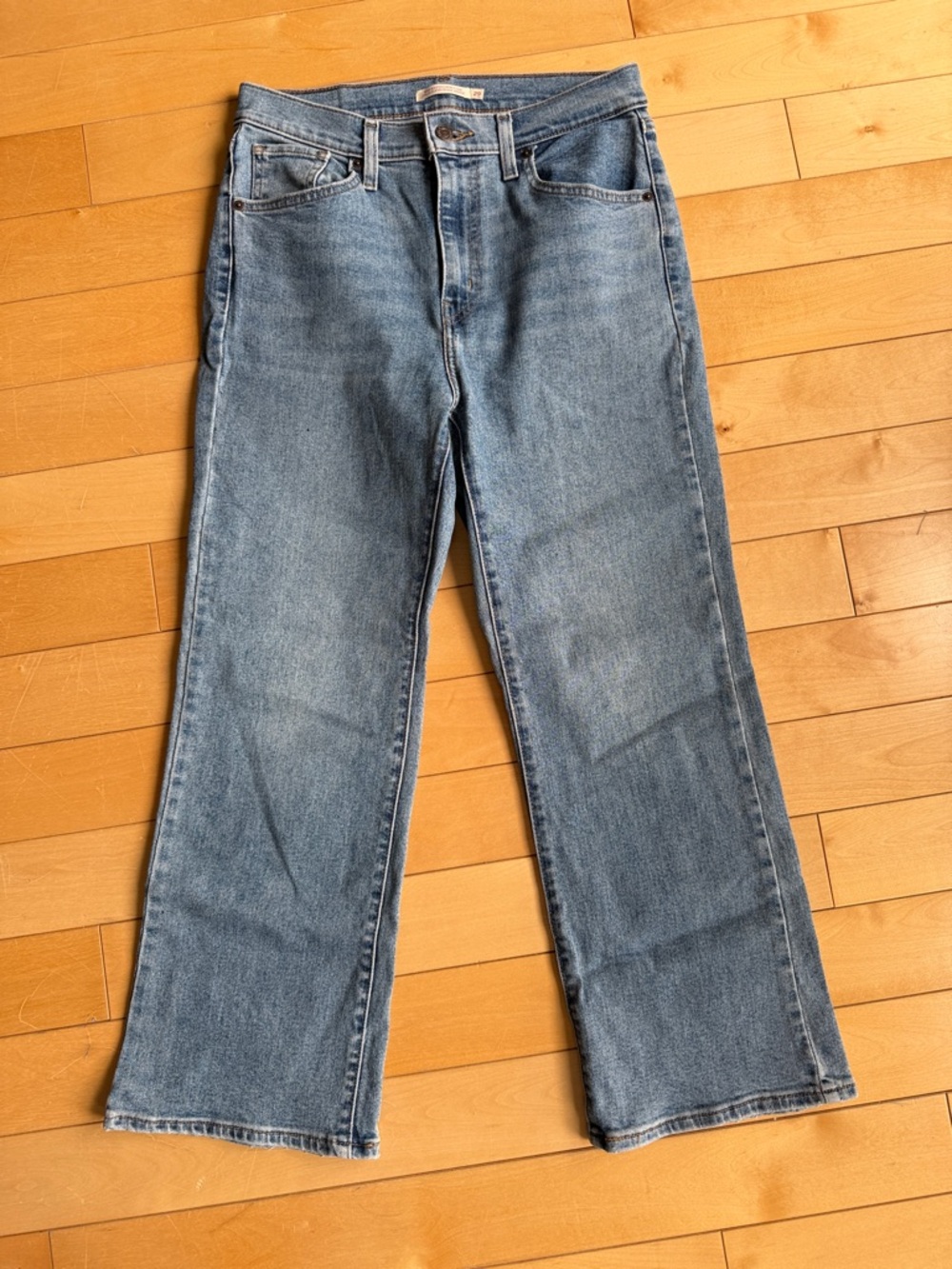 Classic Light Wash Straight-Leg Cropped Jeans